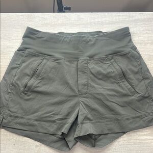 Athleta size 0 Trekkie North Olive Green Women's Shorts